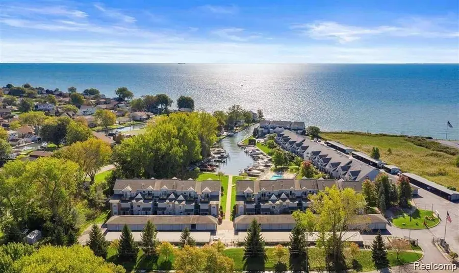 37810 Jefferson, Harrison Township, MI 48045 - #2