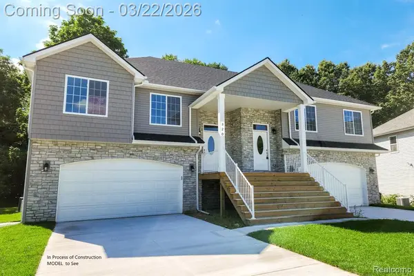 295 Whispering Pines #13, Fenton, MI 48430