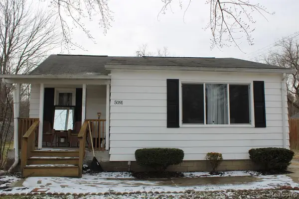 5091 W Carpenter, Flint, MI 48504