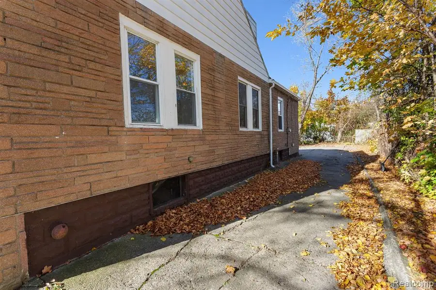 256 Cedardale, Pontiac, MI 48341 - #3