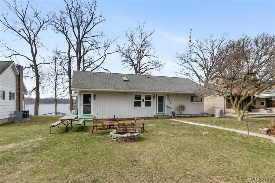 632 Dorbert, Munith, MI 49259 - #2