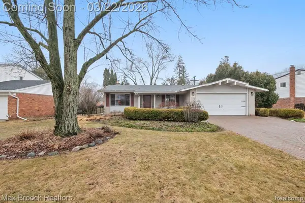 19771 Hickory Leaf, Southfield, MI 48076