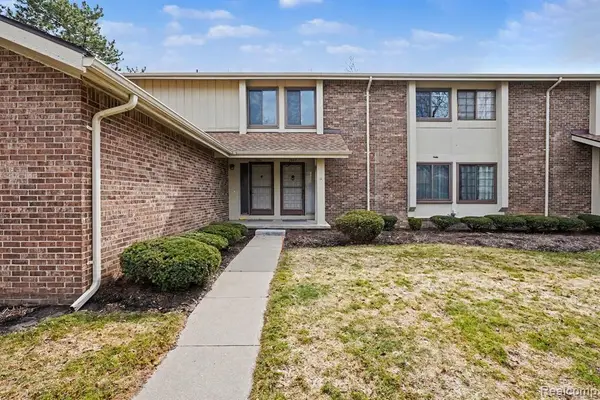 2863 Trailwood, Rochester Hills, MI 48309