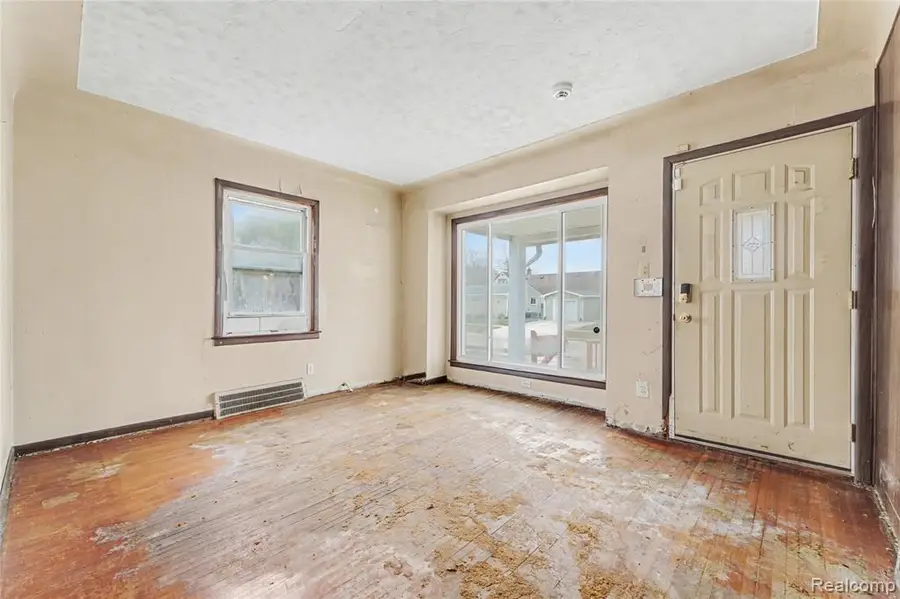 4537 Winifred, Wayne, MI 48184 - #3