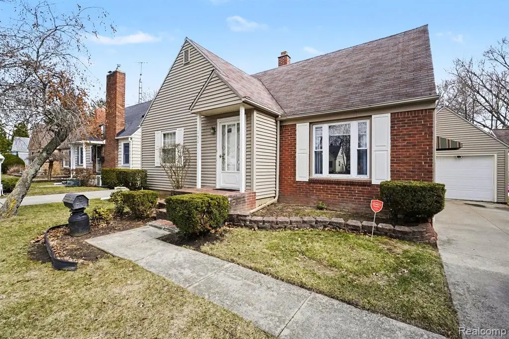 151 Commonwealth, Flint, MI 48503 - #1