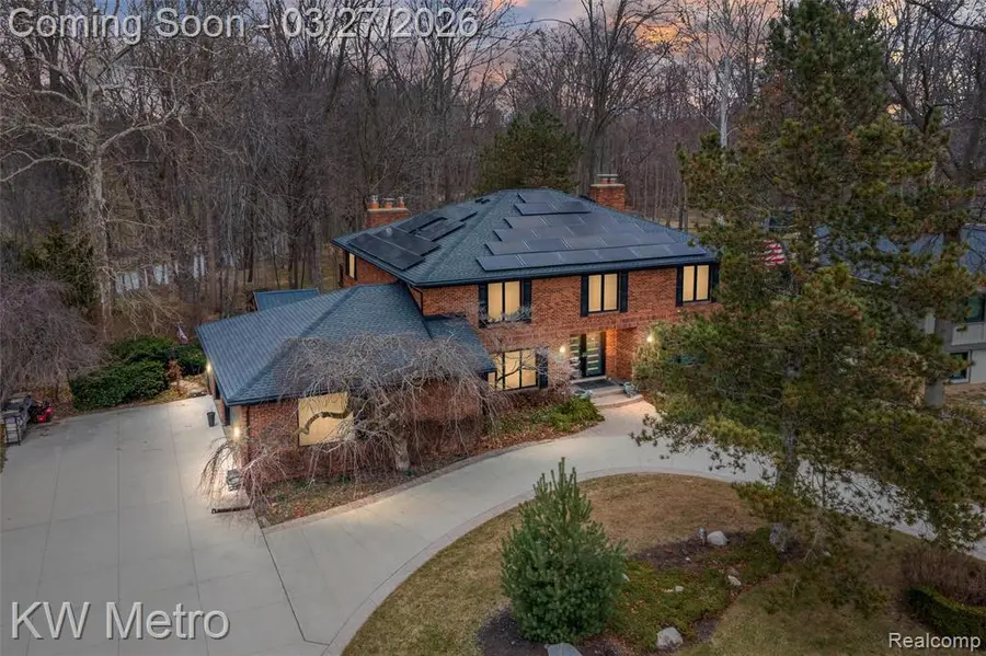 38890 Santa Barbara, Clinton Township, MI 48036 - #2