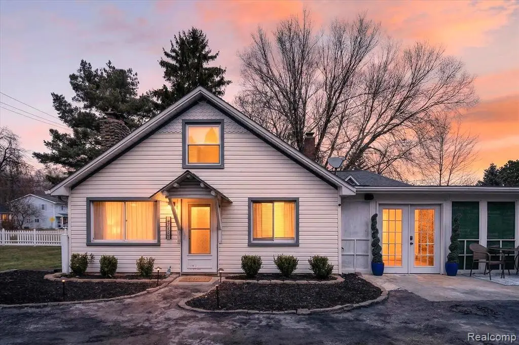 37260 Clio, Harrison Township, MI 48045 - #1