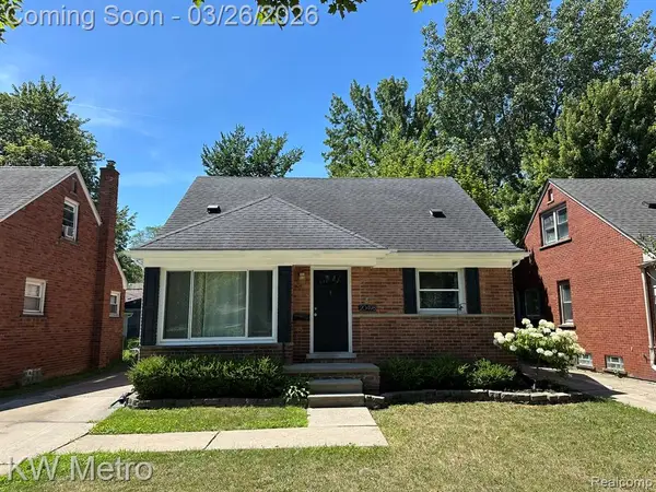 20498 Country Club, Harper Woods, MI 48225