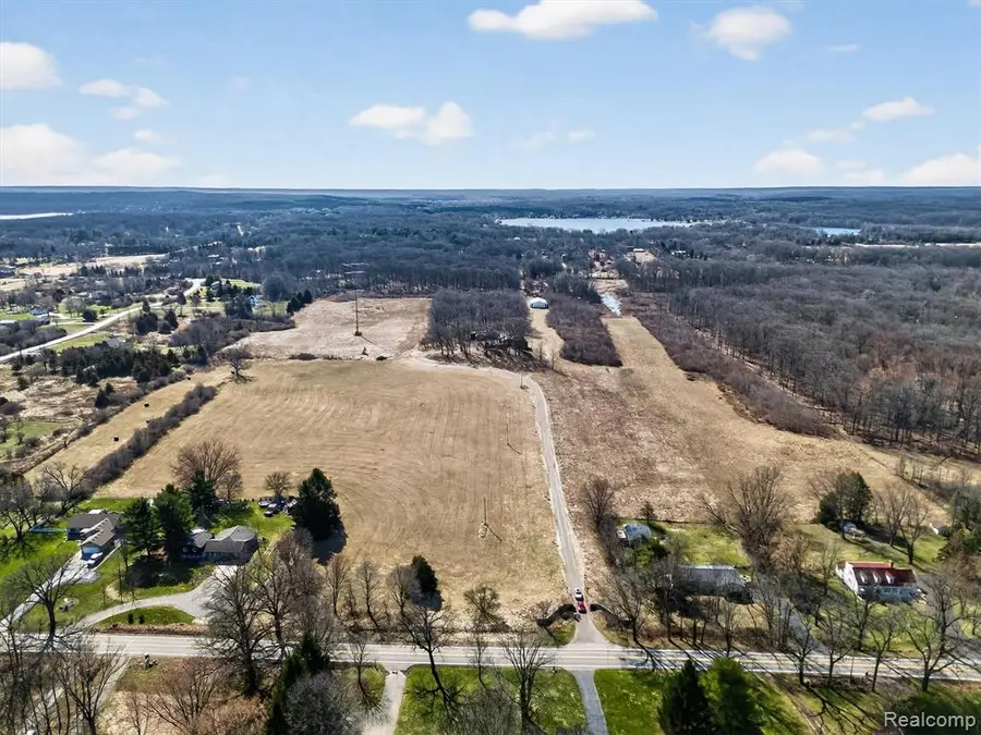 2551 Patterson Lake, Pinckney, MI 48169 - #3