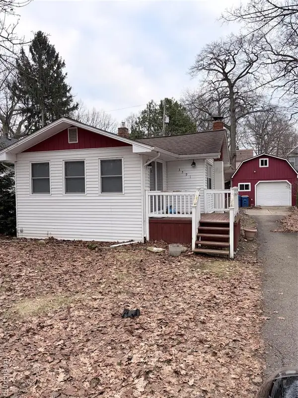 3591 Richmond, Waterford, MI 48328