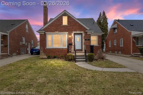 20631 Lochmoor, Harper Woods, MI 48225