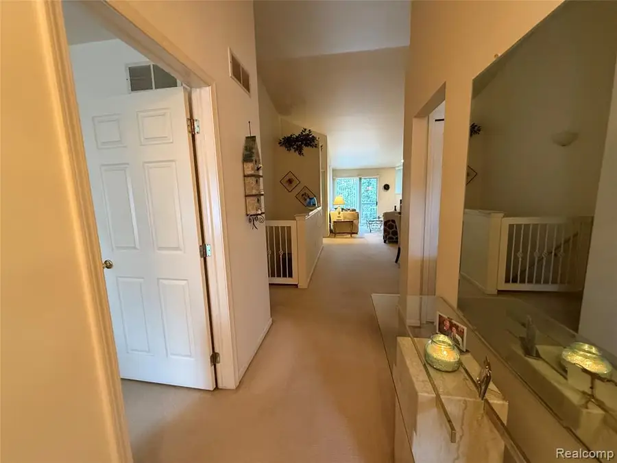 30800 Plum Lane, Madison Heights, MI 48071 - #3