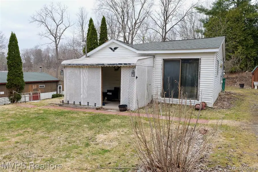 1721 Moffat, Leonard, MI 48367 - #2