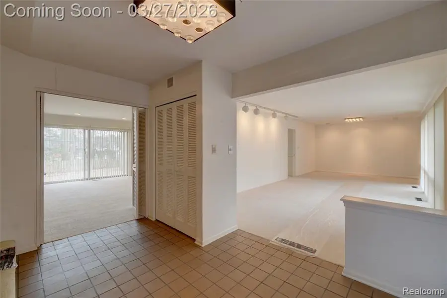 6974 Woodside, West Bloomfield, MI 48322 - #2