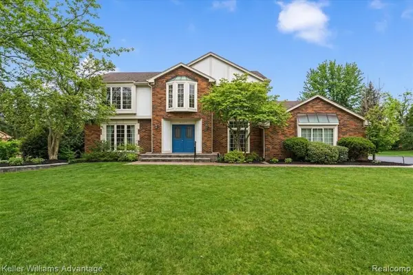 47040 Elmsmere, Northville, MI 48167