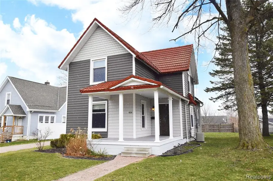 404 N Adelaide, Fenton, MI 48430 - #2