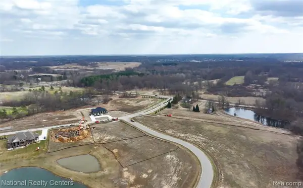 1637 Vista, Oakland, MI 48363