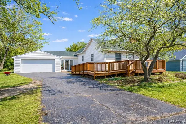 2190 W Maple, Flint, MI 48507