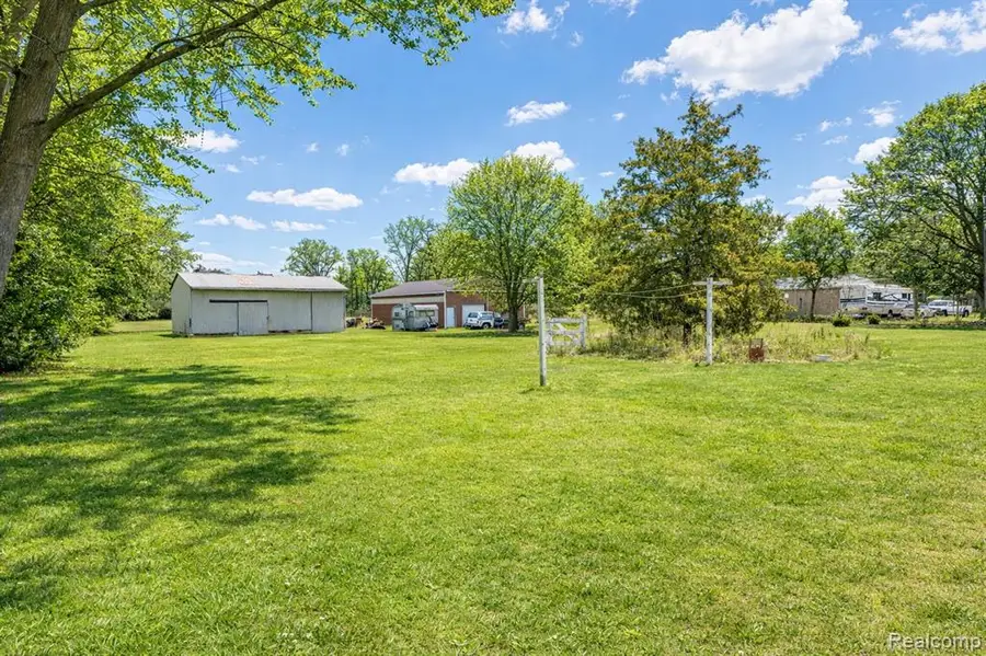 2190 W Maple, Flint, MI 48507 - #3