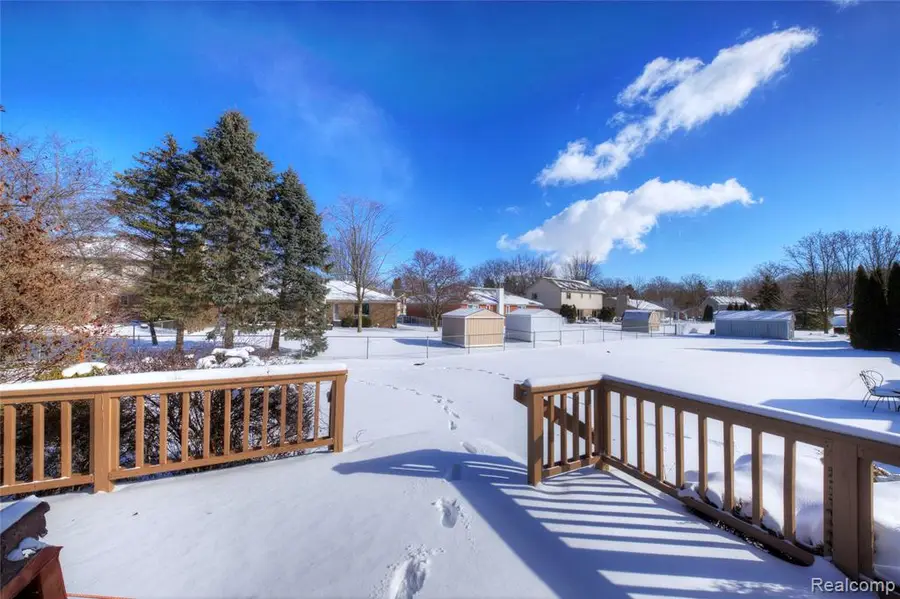 46822 Springhill, Shelby, MI 48317 - #3