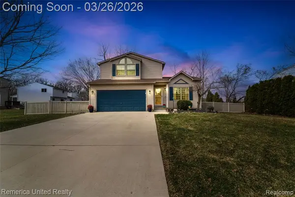 785 Eagle Heights, South Lyon, MI 48178