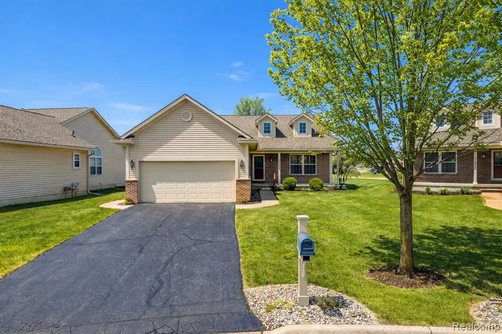 11126 Strathmore, Grand Blanc, MI 48439 - #1