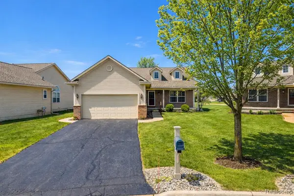 11126 Strathmore, Grand Blanc, MI 48439