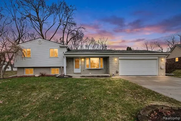 2538 Costa Mesa, Waterford, MI 48329