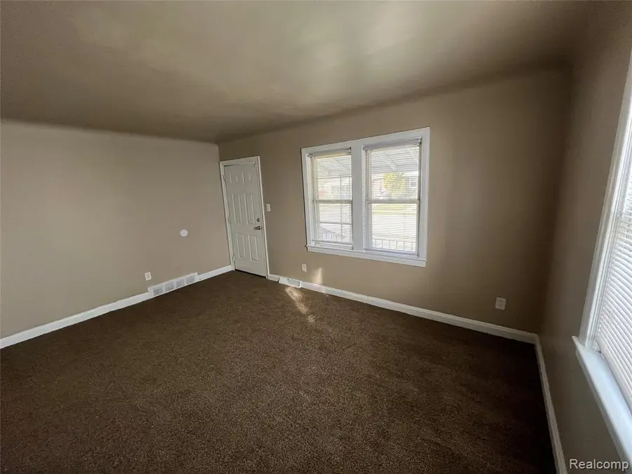 7552 Westminster, Warren, MI 48091 - #3