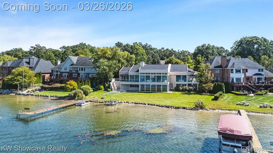 8559 Pine Cove, Commerce Township, MI 48382 - #2