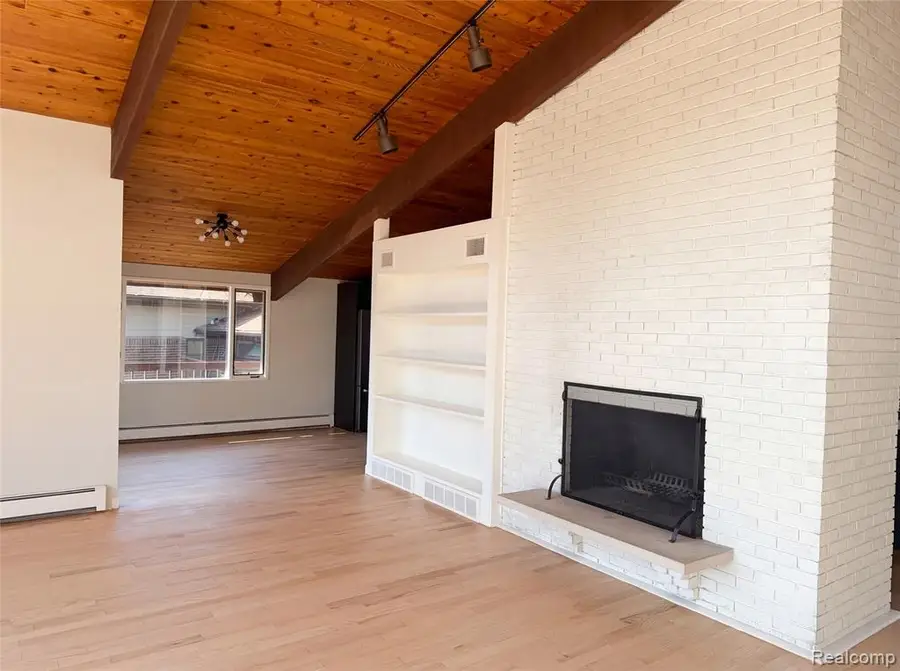 4442 Rolling Pine, West Bloomfield, MI 48323 - #3