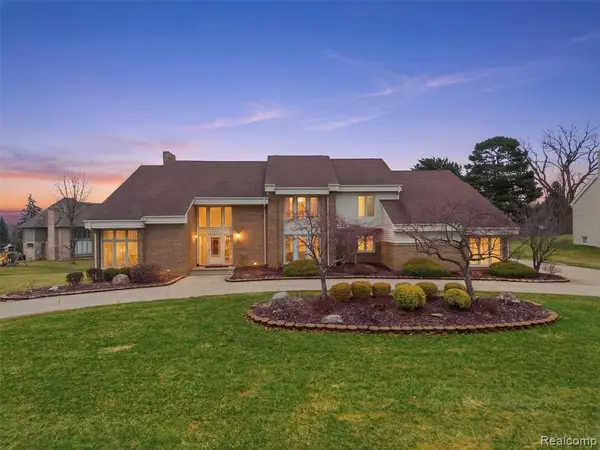 3827 Manchester, Bloomfield Hills, MI 48302