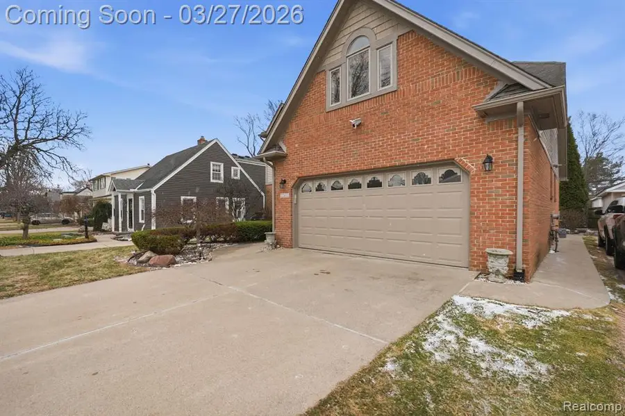 22432 Pointe, Saint Clair Shores, MI 48081 - #3