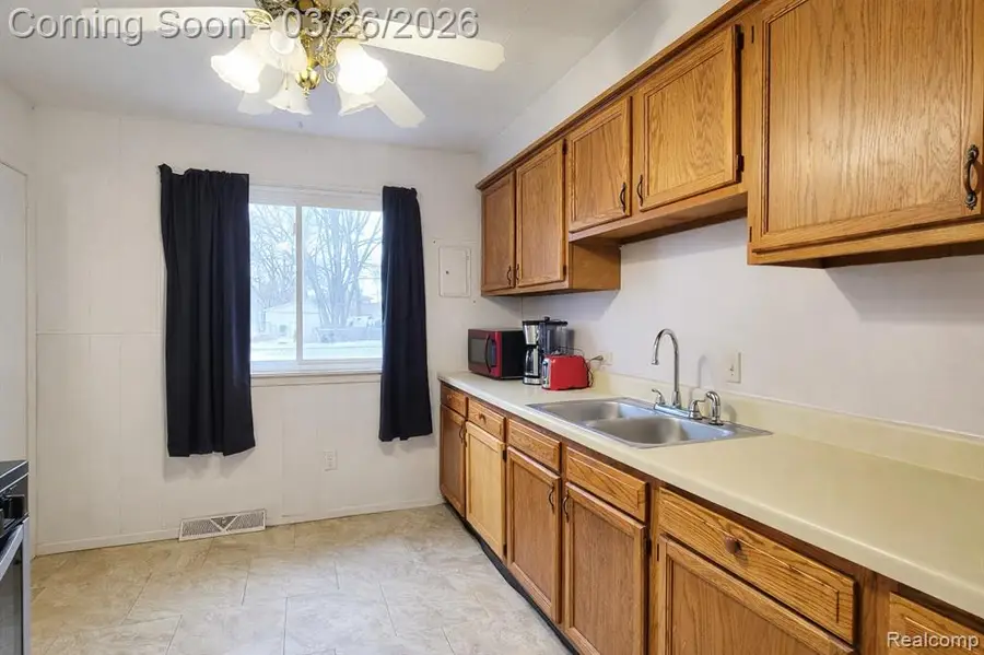 32516 Newaygo, Westland, MI 48186 - #3