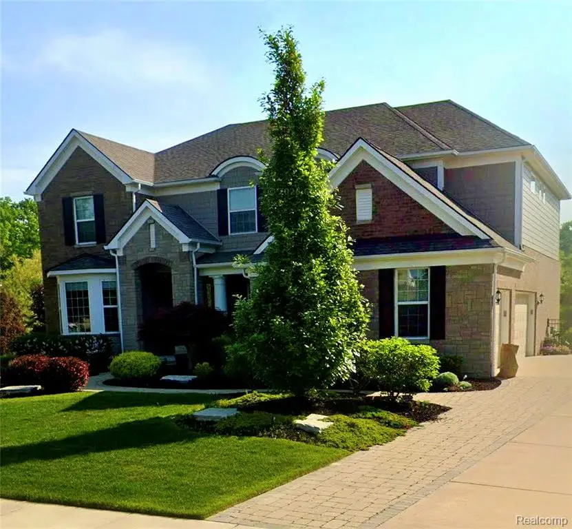 22796 Shepherds Hollow, South Lyon, MI 48178 - #1