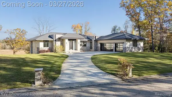 1164 Lake Forest, Milford, MI 48380