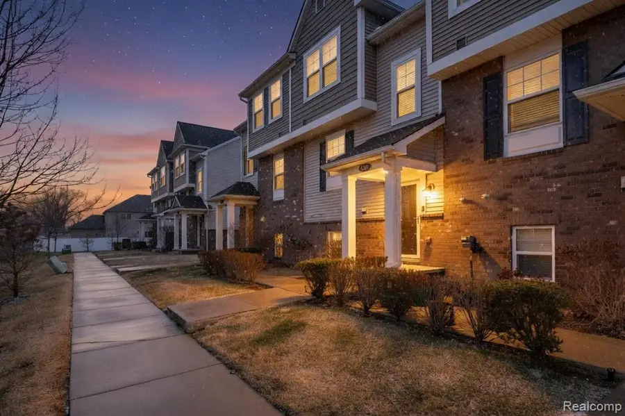 4580 Bradley #24, Troy, MI 48085 - #2