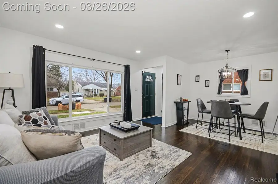 9871 Doris, Livonia, MI 48150 - #3