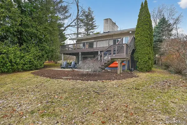 640 Sunset, White Lake, MI 48383