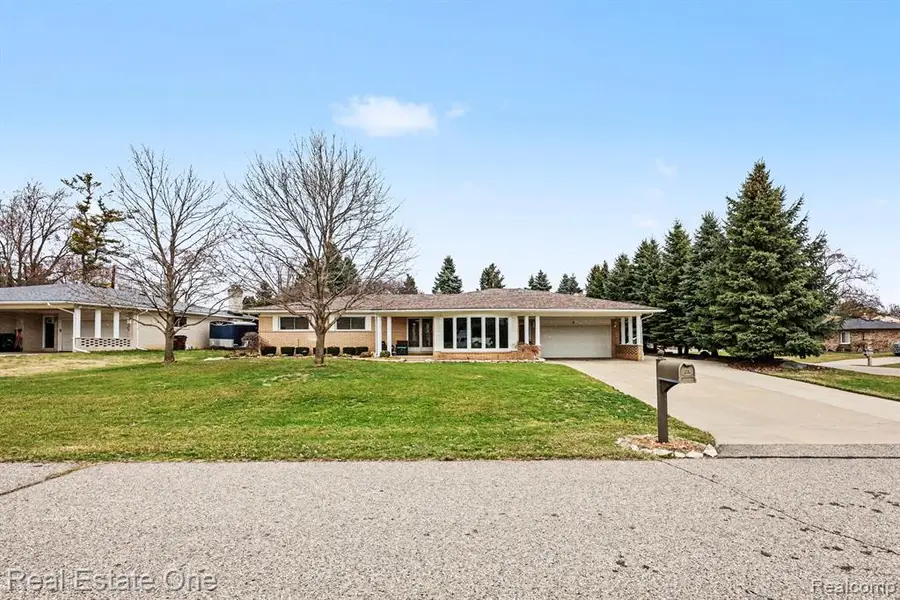 55689 Nocturne, Shelby, MI 48316 - #2