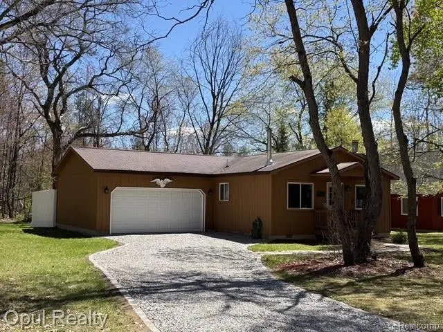 207 Butterfield, Houghton Lake, MI 48629 - #3