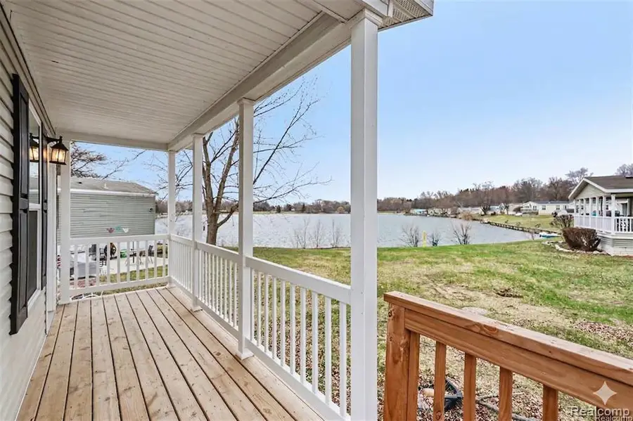 49611 Au Lac Dr E, Chesterfield, MI 48051 - #3