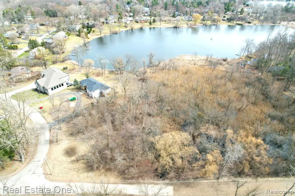 2636 Bay, West Bloomfield, MI 48324 - #1