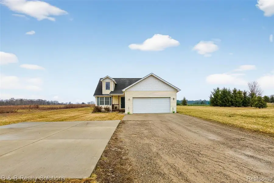 3919 Castle, North Branch, MI 48461 - #2