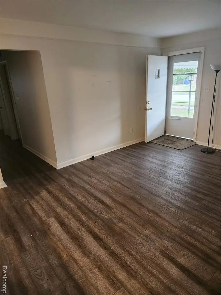 26176 Andover, Inkster, MI 48141 - #3