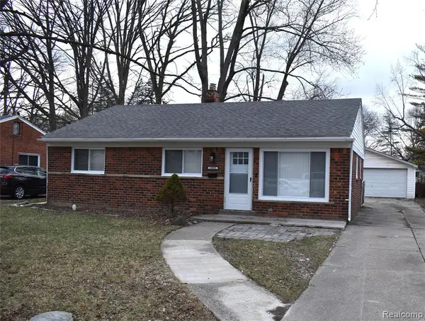 28095 Selkirk, Southfield, MI 48076