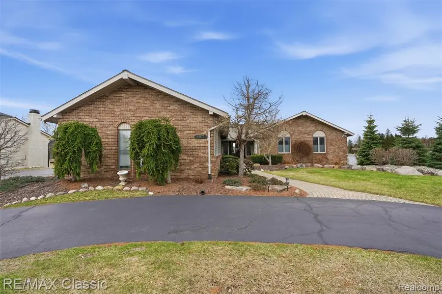 4871 Winewood, Commerce Township, MI 48382 - #2