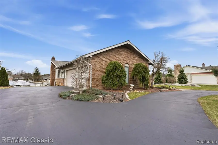 4871 Winewood, Commerce Township, MI 48382 - #3