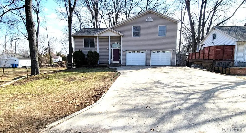 890 Tyrone, Waterford, MI 48328 - #1