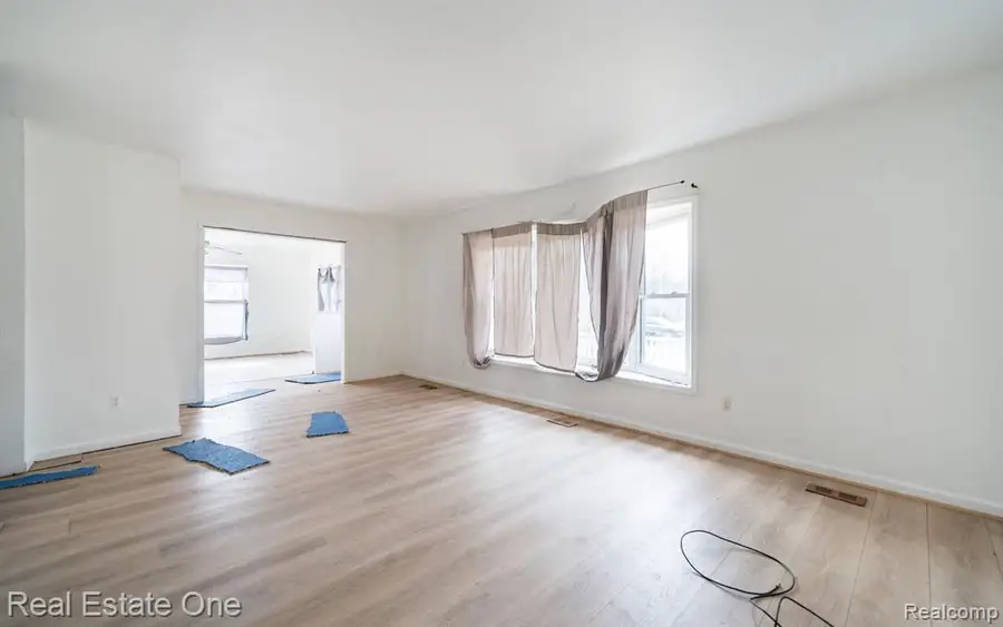 18410 Inkster, Redford, MI 48240 - #3